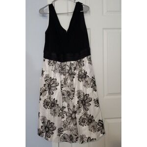 Dress Barn Womans Fancy Wide Dress Size 14W